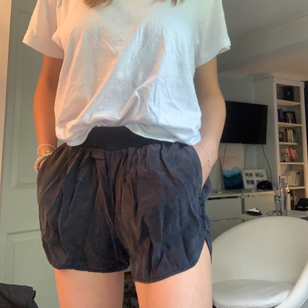 ARITZIA SHORTS